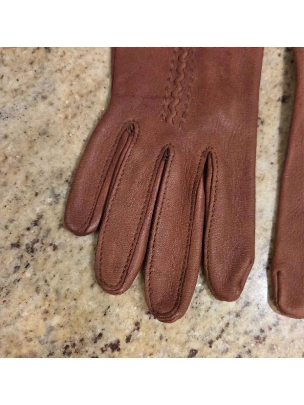 Vintage Womens Size M Brown Soft Leather Gloves Stitching Detail